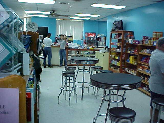 Campus book(candy)store